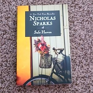 Nicholas sparks safe haven novel/book